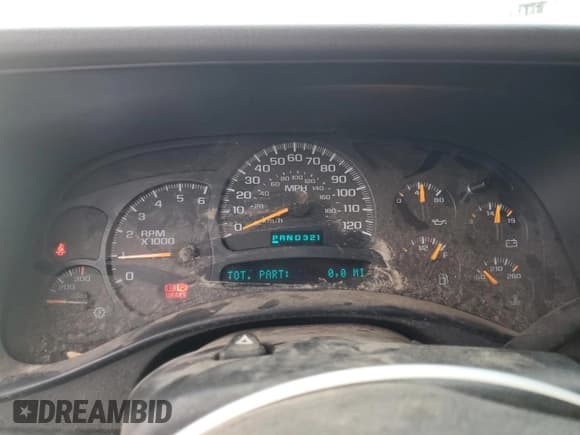 ✅ 2003 Chevrolet Silverado 2500HD LS • VIN: 1GCHK29U43E104044 • Lot: 84215684. Wystawiony na Copart z przebiegiem Nie podano. Bezpłatny archiwum sprzedaży aukcyjnych z USA i szczegółowy raport historii pojazdu na DreamBid. Zdjęcie 9.