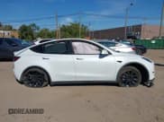 ✅ 2024 Tesla Model Y Long Range • VIN: 7SAYGDEE0RF027744 • Lot: 43405801. Wystawiony na IAAI z przebiegiem 16 832 mil. Bezpłatny archiwum sprzedaży aukcyjnych z USA i szczegółowy raport historii pojazdu na DreamBid. Zdjęcie 13.
