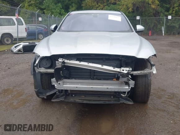 ✅ 2017 Jaguar F-Pace 35t R-Sport • VIN: SADCL2BV1HA895338 • Lot: 43438832. Listed on IAAI with 84,769 mi. Free auction sales archive from the USA and detailed vehicle history report at DreamBid. Image 13.