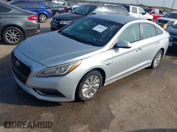 ✅ 2017 Hyundai Sonata SE • VIN: KMHE24L1XHA056864 • Lot: 43520740. Listed on IAAI with 244,524 mi. Free auction sales archive from the USA and detailed vehicle history report at DreamBid. Image 2.