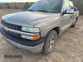 ✅ 2001 Chevrolet Silverado 1500 LS • VIN: 2GCEK19T011242862 • Лот: 80803315. Опубликован ранее на Copart с пробегом 411 575 миль. Бесплатный доступ к архиву аукционных продаж из США и подробный отчёт об истории автомобиля на DreamBid. Изображение 1.