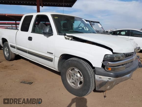 ✅ 2000 Chevrolet Silverado 1500 LT • VIN: 1GCEC19T5YZ155392 • Лот: 41255154. Опубликован ранее на IAAI с пробегом 272 056 миль. Бесплатный доступ к архиву аукционных продаж из США и подробный отчёт об истории автомобиля на DreamBid. Изображение 1.