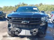 ✅ 2019 Chevrolet Silverado 1500 RST • VIN: 3GCUWDED7KG216185 • Lot: 43581654. Wystawiony na IAAI z przebiegiem 91 573 mil. Bezpłatny archiwum sprzedaży aukcyjnych z USA i szczegółowy raport historii pojazdu na DreamBid. Zdjęcie 13.
