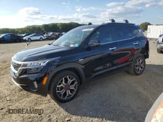 ✅ 2022 Kia Seltos SX • VIN: KNDETCA22N7279044 • Lot: 81710835. Wystawiony na Copart z przebiegiem 31 505 mil. Bezpłatny archiwum sprzedaży aukcyjnych z USA i szczegółowy raport historii pojazdu na DreamBid. Zdjęcie 1.