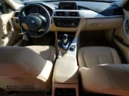 ✅ 2014 BMW 3 Series 320i • VIN: WBA3B1G54ENS79264 • Lot: 92045645. Wystawiony na Copart z przebiegiem 89 854 mil. Bezpłatny archiwum sprzedaży aukcyjnych z USA i szczegółowy raport historii pojazdu na DreamBid. Zdjęcie 8.