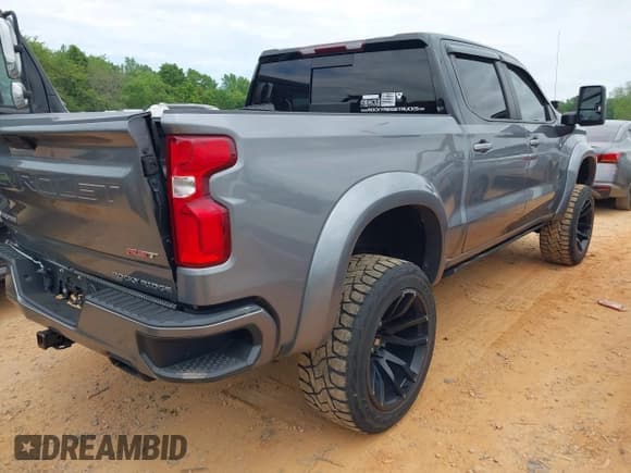 ✅ 2021 Chevrolet Silverado 1500 RST • VIN: 1GCUYEEL1MZ182884 • Lot: 42109846. Wystawiony na IAAI z przebiegiem 60 270 mil. Bezpłatny archiwum sprzedaży aukcyjnych z USA i szczegółowy raport historii pojazdu na DreamBid. Zdjęcie 4.