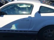 ✅ 2007 Ford Mustang Deluxe • VIN: 1ZVFT80N475351354 • Lot: 43556903. Wystawiony na IAAI z przebiegiem 250 306 mil. Bezpłatny archiwum sprzedaży aukcyjnych z USA i szczegółowy raport historii pojazdu na DreamBid. Zdjęcie 14.