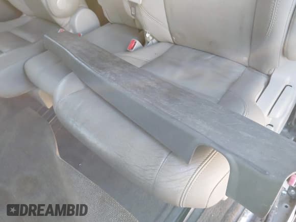 ✅ 2016 Toyota Sienna XLE • VIN: 5TDYK3DC8GS713481 • Lot: 41239824. Listed on IAAI with 176,935 mi. Free auction sales archive from the USA and detailed vehicle history report at DreamBid. Image 12.