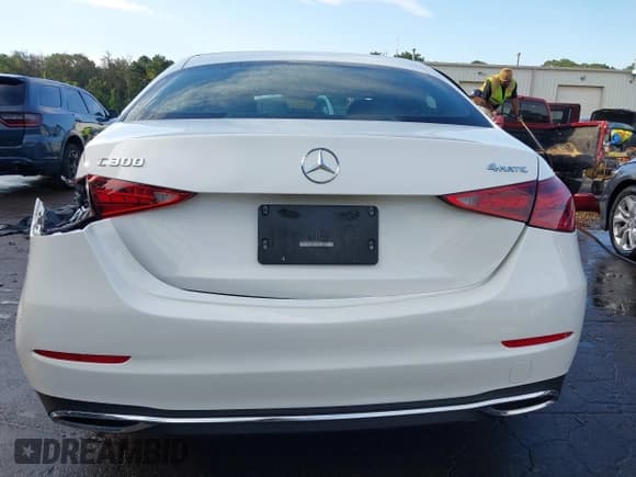 ✅ 2022 Mercedes-Benz C 300 • VIN: W1KAF4HB3NR061092 • Lot: 43090563. Wystawiony na IAAI z przebiegiem 23 904 mil. Bezpłatny archiwum sprzedaży aukcyjnych z USA i szczegółowy raport historii pojazdu na DreamBid. Zdjęcie 16.