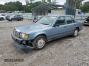 ✅ 1987 Mercedes-Benz 260 • VIN: WDBEA26D3HA496232 • Lot: 67275325. Wystawiony na Copart z przebiegiem 140 139 mil. Bezpłatny archiwum sprzedaży aukcyjnych z USA i szczegółowy raport historii pojazdu na DreamBid. Zdjęcie 1.