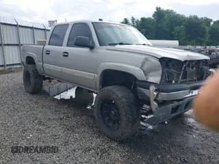 2005 Chevrolet Silverado 1500 LS with VIN 2GCEK13T151361101, listed as a IAAI auction lot 42469096 with 276,230 mi miles and . Bid and sale history available at DreamBid. Image 1.