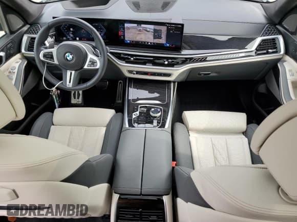 ✅ 2024 BMW X7 M60i • VIN: 5UX33EM05R9U50763 • Lot: 54937235. Wystawiony na Copart z przebiegiem 18 691 mil. Bezpłatny archiwum sprzedaży aukcyjnych z USA i szczegółowy raport historii pojazdu na DreamBid. Zdjęcie 8.