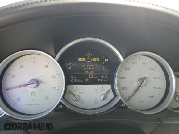 ✅ 2008 Porsche Cayenne Turbo • VIN: WP1AC29P08LA96308 • Lot: 65610485. Wystawiony na Copart z przebiegiem 60 853 mil. Bezpłatny archiwum sprzedaży aukcyjnych z USA i szczegółowy raport historii pojazdu na DreamBid. Zdjęcie 9.