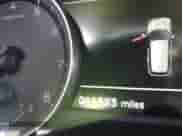 2025 Mitsubishi Outlander SE z VIN JA4J3VA83SZ027599, wystawiony jako IAAI lot #43566274 z przebiegiem 11 323 mil mil oraz . Historia ofert i sprzedaży dostępna na DreamBid. Obrazek 14.