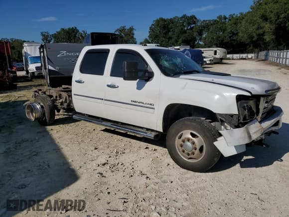✅ 2012 GMC Sierra 3500HD Denali • VIN: 1GT426C89CF241590 • Лот: 73674634. Опубликован ранее на Copart с пробегом 343 521 миль. Бесплатный доступ к архиву аукционных продаж из США и подробный отчёт об истории автомобиля на DreamBid. Изображение 4.