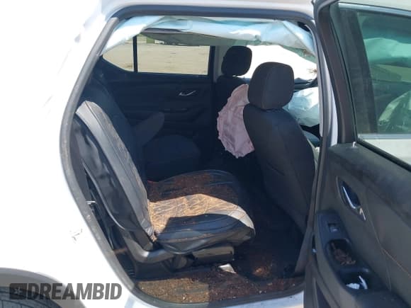 ✅ 2020 Chevrolet Traverse LT Cloth • VIN: 1GNERGKW4LJ167750 • Lot: 42256360. Listed on IAAI with 104,208 mi. Free auction sales archive from the USA and detailed vehicle history report at DreamBid. Image 8.