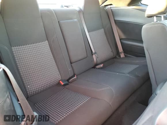 ✅ 2021 Dodge Challenger SXT • VIN: 2C3CDZAGXMH572622 • Lot: 66871692. Wystawiony na Copart z przebiegiem 11 490 mil. Bezpłatny archiwum sprzedaży aukcyjnych z USA i szczegółowy raport historii pojazdu na DreamBid. Zdjęcie 6.