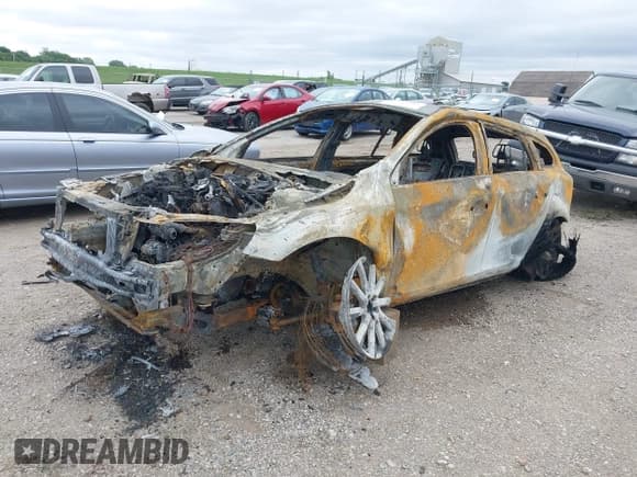 ✅ 2015 Volvo V60 T5 Drive-E Premier • VIN: YV140MEB9F1187903 • Lot: 42332007. Wystawiony na IAAI z przebiegiem Nie podano. Bezpłatny archiwum sprzedaży aukcyjnych z USA i szczegółowy raport historii pojazdu na DreamBid. Zdjęcie 2.