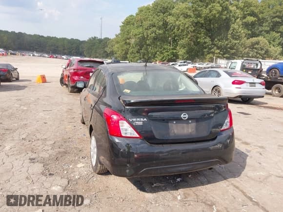 ✅ 2019 Nissan Versa S Plus • VIN: 3N1CN7AP8KL815395 • Лот: 43241003. Опубликован ранее на IAAI с пробегом 71 586 миль. Бесплатный доступ к архиву аукционных продаж из США и подробный отчёт об истории автомобиля на DreamBid. Изображение 3.
