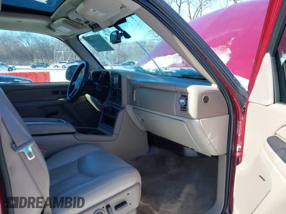 ✅ 2004 Chevrolet Suburban Z71 • VIN: 3GNFK16Z84G231091 • Лот: 41595885. Опубликован ранее на IAAI с пробегом 101 243 миль. Бесплатный доступ к архиву аукционных продаж из США и подробный отчёт об истории автомобиля на DreamBid. Изображение 5.