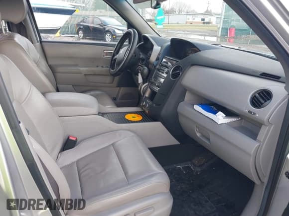✅ 2013 Honda Pilot EX-L • VIN: 5FNYF3H76DB013332 • Lot: 41193240. Listed on IAAI with 121,308 mi. Free auction sales archive from the USA and detailed vehicle history report at DreamBid. Image 5.