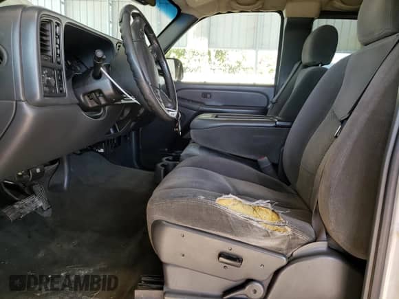 ✅ 2005 Chevrolet Silverado 1500 Z71 • VIN: 1GCEK19B75E118289 • Lot: 72653704. Wystawiony na Copart z przebiegiem 332 872 mil mil. Skorzystaj z bezpłatnego archiwum sprzedaży aukcyjnych z USA i zobacz szczegółowy raport historii pojazdu na DreamBid. Zdjęcie 7.