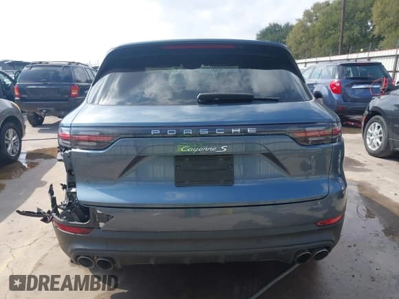 ✅ 2019 Porsche Cayenne S • VIN: WP1AB2AY0KDA65228 • Lot: 43553235. Listed on IAAI with 30,441 mi. Free auction sales archive from the USA and detailed vehicle history report at DreamBid. Image 16.