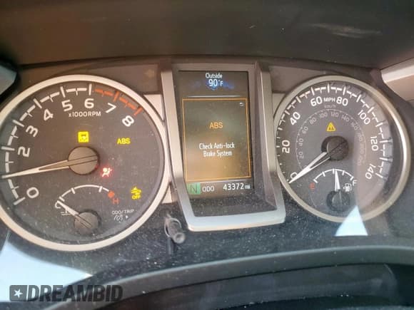 ✅ 2021 Toyota Tacoma SR5 • VIN: 3TMBZ5DN2MM031187 • Lot: 63939805. Listed on Copart with 43,372 mi. Free auction sales archive from the USA and detailed vehicle history report at DreamBid. Image 9.