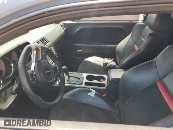 ✅ 2014 Dodge Challenger SRT-8 • VIN: 2C3CDYCJ1EH100216 • Lot: 57844795. Wystawiony na Copart z przebiegiem Nie podano. Bezpłatny archiwum sprzedaży aukcyjnych z USA i szczegółowy raport historii pojazdu na DreamBid. Zdjęcie 7.