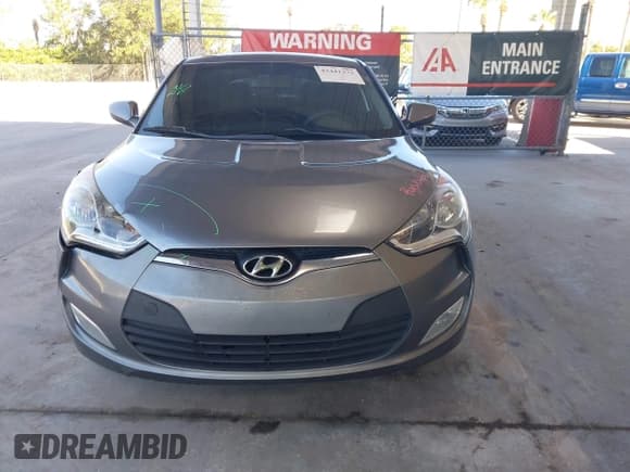 ✅ 2017 Hyundai Veloster Value Edition • VIN: KMHTC6AD4HU309804 • Lot: 43441272. Wystawiony na IAAI z przebiegiem 99 124 mil. Bezpłatny archiwum sprzedaży aukcyjnych z USA i szczegółowy raport historii pojazdu na DreamBid. Zdjęcie 12.