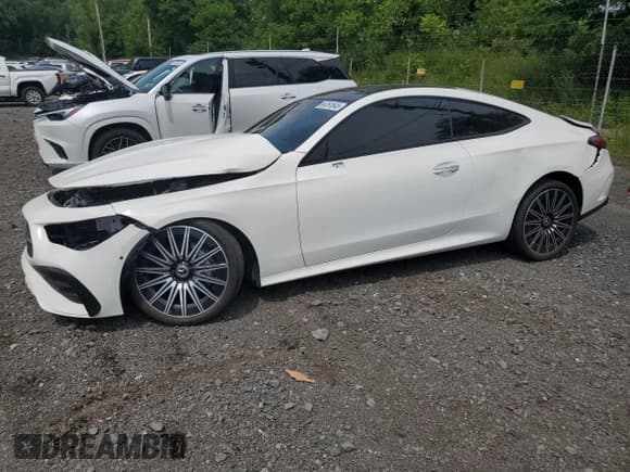 ✅ 2024 Mercedes-Benz CLE 300 • VIN: W1KMJ4HB8RF013168 • Lot: 64761845. Wystawiony na Copart z przebiegiem 6 918 mil. Bezpłatny archiwum sprzedaży aukcyjnych z USA i szczegółowy raport historii pojazdu na DreamBid. Zdjęcie 1.