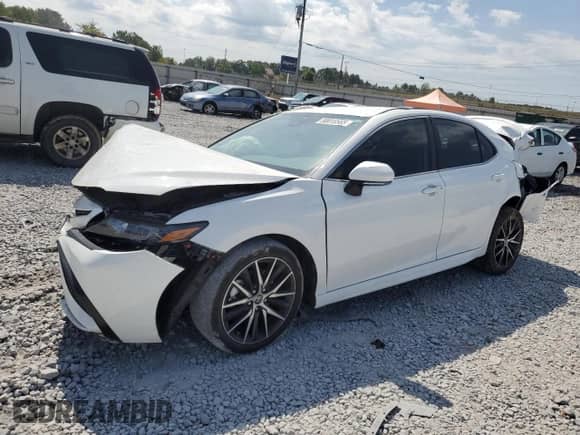 2024 Toyota Camry SE with VIN 4T1T11AKXRU843902, listed as a Copart auction lot 80019565 with 43,096 mi miles and Salvage title. Bid and sale history available at DreamBid. Image 1.