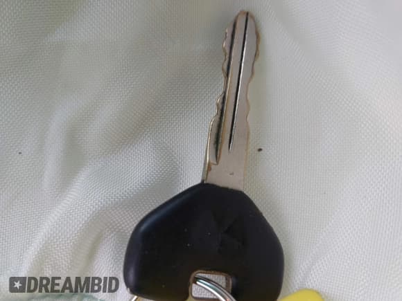 ✅ 2000 Dodge Dakota Sport • VIN: 1B7GG2AN7YS645552 • Lot: 41811635. Wystawiony na IAAI z przebiegiem 194 498 mil. Bezpłatny archiwum sprzedaży aukcyjnych z USA i szczegółowy raport historii pojazdu na DreamBid. Zdjęcie 11.