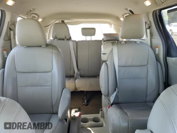 ✅ 2017 Toyota Sienna XLE • VIN: 5TDYZ3DC1HS891892 • Lot: 85358195. Listed on Copart with 174,886 mi. Free auction sales archive from the USA and detailed vehicle history report at DreamBid. Image 10.