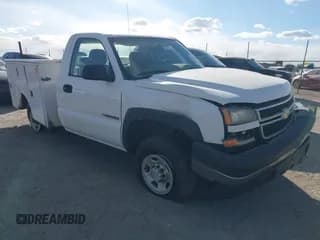 ✅ 2006 Chevrolet Silverado 2500HD Work Truck • VIN: 1GBHC24U66E113986 • Lot: 41399256. Wystawiony na IAAI z przebiegiem 236 058 mil. Bezpłatny archiwum sprzedaży aukcyjnych z USA i szczegółowy raport historii pojazdu na DreamBid. Zdjęcie 1.