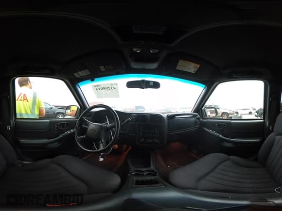 ✅ 2003 Chevrolet Blazer LS • VIN: 1GNDT13X13K119831 • Lot: 43295014. Wystawiony na IAAI z przebiegiem 183 907 mil. Bezpłatny archiwum sprzedaży aukcyjnych z USA i szczegółowy raport historii pojazdu na DreamBid. Zdjęcie 20.