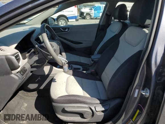 ✅ 2017 Hyundai Ioniq Blue • VIN: KMHC65LC1HU043471 • Lot: 47009675. Wystawiony na Copart z przebiegiem 176 851 mil. Bezpłatny archiwum sprzedaży aukcyjnych z USA i szczegółowy raport historii pojazdu na DreamBid. Zdjęcie 7.