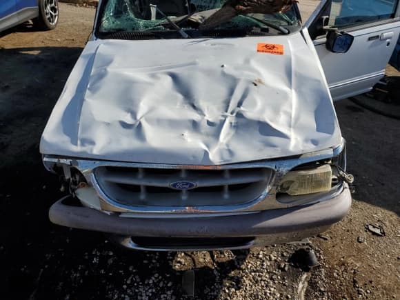 ✅ 1995 Ford Explorer XL • VIN: 1FMDU32X2SZB30745 • Lot: 70494245. Wystawiony na Copart z przebiegiem 275 694 mil. Bezpłatny archiwum sprzedaży aukcyjnych z USA i szczegółowy raport historii pojazdu na DreamBid. Zdjęcie 11.