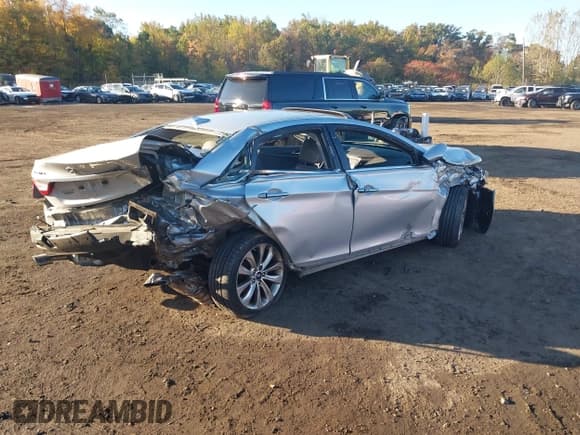 ✅ 2012 Hyundai Sonata Limited • VIN: 5NPEC4ACXCH396832 • Lot: 43452860. Wystawiony na IAAI z przebiegiem Nie podano. Bezpłatny archiwum sprzedaży aukcyjnych z USA i szczegółowy raport historii pojazdu na DreamBid. Zdjęcie 4.