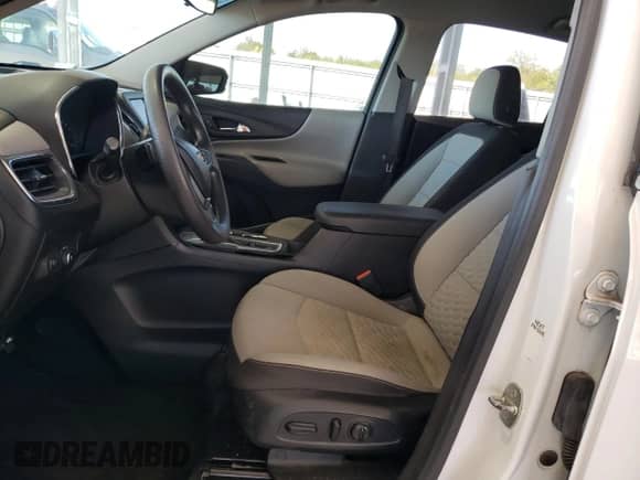 2020 Chevrolet Equinox LT z VIN 2GNAXKEV9L6140437, wystawiony jako Copart lot #89467805 z przebiegiem 118 515 mil mil oraz Czysty tytuł • Clean title. Historia ofert i sprzedaży dostępna na DreamBid. Obrazek 7.