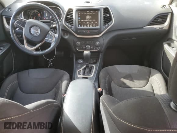 ✅ 2016 Jeep Cherokee Latitude • VIN: 1C4PJMCB8GW296554 • Lot: 84764875. Listed on Copart with 64,170 mi. Free auction sales archive from the USA and detailed vehicle history report at DreamBid. Image 8.