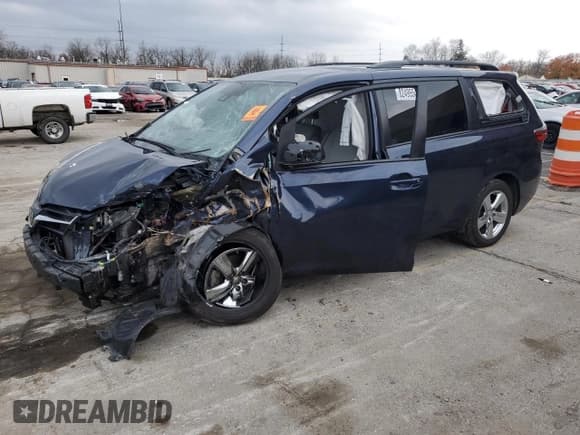 ✅ 2020 Toyota Sienna LE • VIN: 5TDJZ3DC2LS246596 • Lot: 82495544. Listed on Copart with Not provided. Free auction sales archive from the USA and detailed vehicle history report at DreamBid. Image 1.