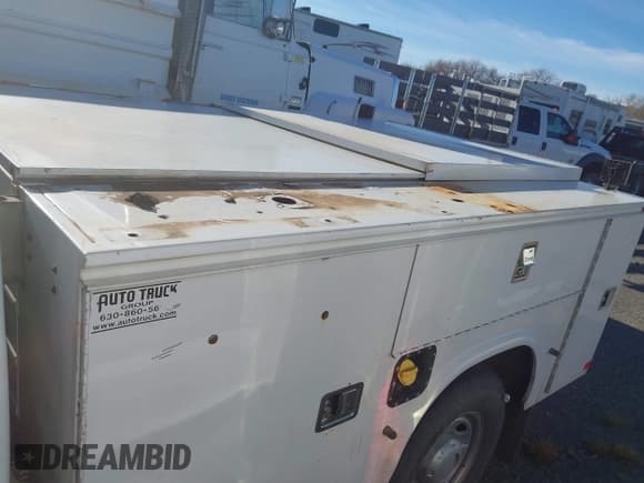 ✅ 2015 Ford F-250 XL • VIN: 1FD7X2B6XFEA36275 • Lot: 43412467. Wystawiony na IAAI z przebiegiem 333 344 mil. Bezpłatny archiwum sprzedaży aukcyjnych z USA i szczegółowy raport historii pojazdu na DreamBid. Zdjęcie 17.