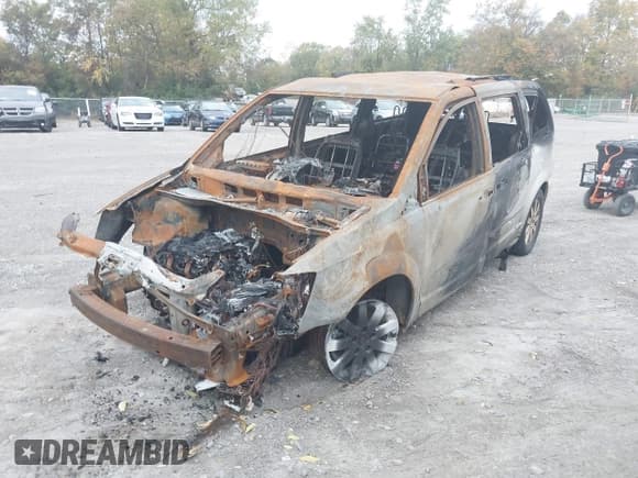 ✅ 2012 Chrysler Town & Country Touring L • VIN: 2C4RC1CG1CR270765 • Lot: 43461355. Wystawiony na IAAI z przebiegiem Nie podano. Bezpłatny archiwum sprzedaży aukcyjnych z USA i szczegółowy raport historii pojazdu na DreamBid. Zdjęcie 2.