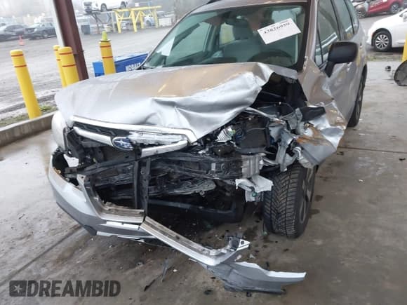 ✅ 2017 Subaru Forester • VIN: JF2SJABC9HH583332 • Lot: 43826959. Wystawiony na IAAI z przebiegiem 150 188 mil. Bezpłatny archiwum sprzedaży aukcyjnych z USA i szczegółowy raport historii pojazdu na DreamBid. Zdjęcie 6.