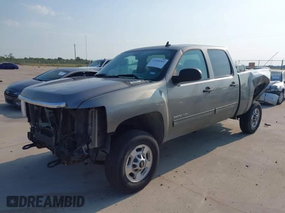 ✅ 2014 Chevrolet Silverado 2500HD LT • VIN: 1GC1CXEG2EF157527 • Lot: 43209361. Listed on IAAI with 193,310 mi. Free auction sales archive from the USA and detailed vehicle history report at DreamBid. Image 18.
