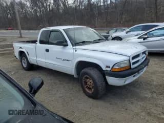 ✅ 2000 Dodge Dakota Sport • VIN: 1B7GG22N0YS754420 • Lot: 46234915. Wystawiony na Copart z przebiegiem 236 355 mil. Bezpłatny archiwum sprzedaży aukcyjnych z USA i szczegółowy raport historii pojazdu na DreamBid. Zdjęcie 4.