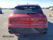 ✅ 2022 Genesis GV70 Sport • VIN: KMUMCDTC5NU011059 • Lot: 89899635. Wystawiony na Copart z przebiegiem 22 816 mil. Bezpłatny archiwum sprzedaży aukcyjnych z USA i szczegółowy raport historii pojazdu na DreamBid. Zdjęcie 6.