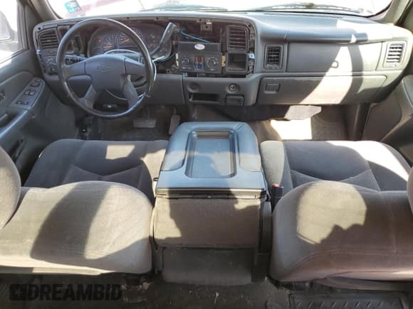 ✅ 2005 Chevrolet Silverado 1500 LT • VIN: 2GCEC19T751392373 • Лот: 53318345. Опубликован ранее на Copart с пробегом 206 126 миль. Бесплатный доступ к архиву аукционных продаж из США и подробный отчёт об истории автомобиля на DreamBid. Изображение 8.