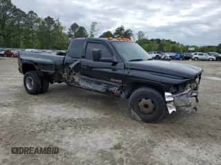 ✅ 2002 Dodge 3500 • VIN: 3B7MC33632M226950 • Lot: 52590655. Wystawiony na Copart z przebiegiem 207 240 mil mil. Skorzystaj z bezpłatnego archiwum sprzedaży aukcyjnych z USA i zobacz szczegółowy raport historii pojazdu na DreamBid. Zdjęcie 4.